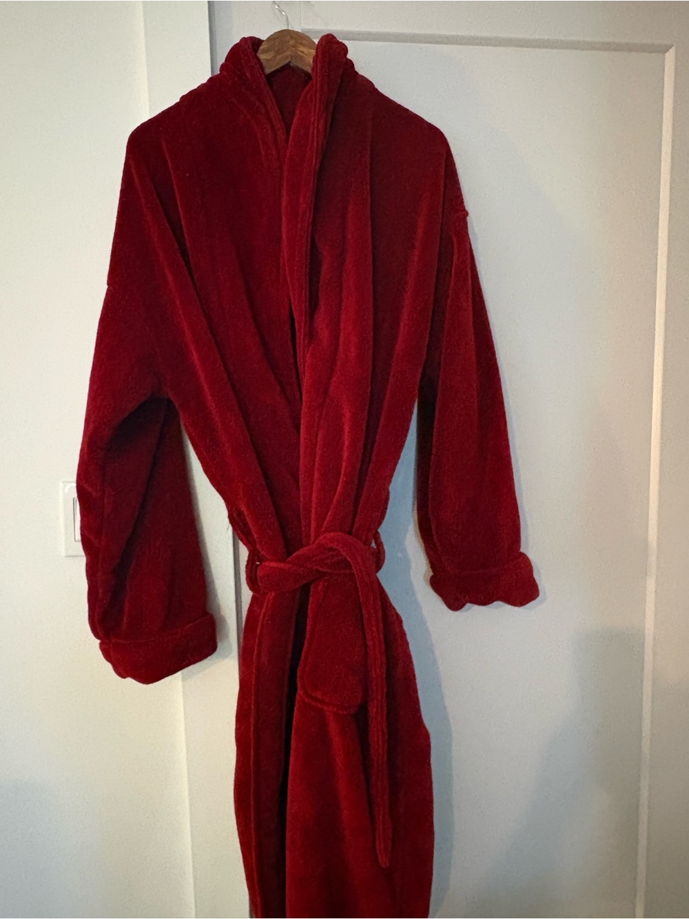 Men’s Ralph Lauren Plush Red Hooded Bathrobe - Cozy Velvet Robe